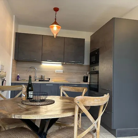 Maisonnette Bretonne Typique Beg Meil Ty Breizh Fouesnant